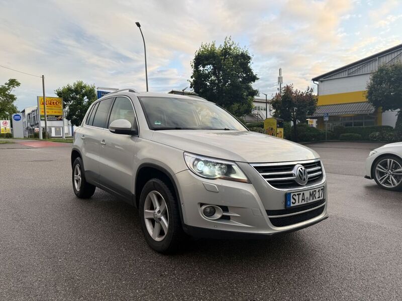 Silber Gebraucht 2010 VW Tiguan Sportline SUV | 9.499 € (Fairer Preis) - Bild 1/4