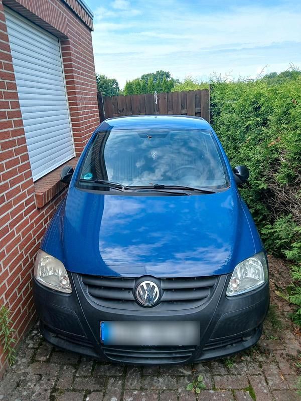 Blau Gebraucht 2011 VW Fox Kleinwagen | 900 € (Guter Preis) - Bild 1/4