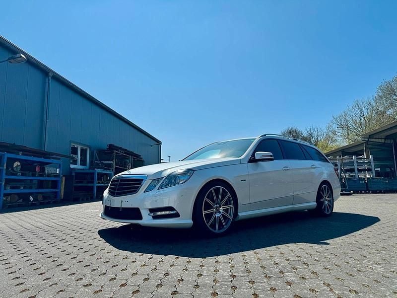 Gebraucht Mercedes E63 AMG 408 PS (300 kW) 2011 Weiß Kombi