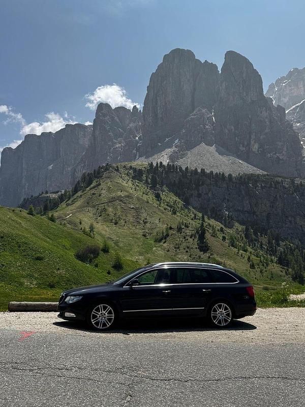 Gebraucht Skoda Superb Elegance 170 PS (125 kW) 2012 Schwarz Kombi