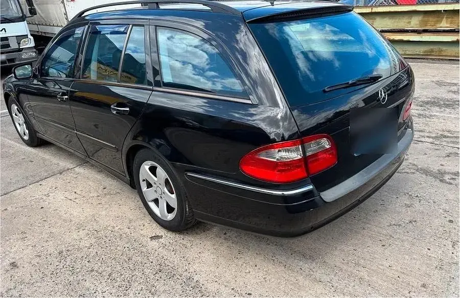 Gebraucht Mercedes E220 170 PS (125 kW) 2006 Schwarz Kombi
