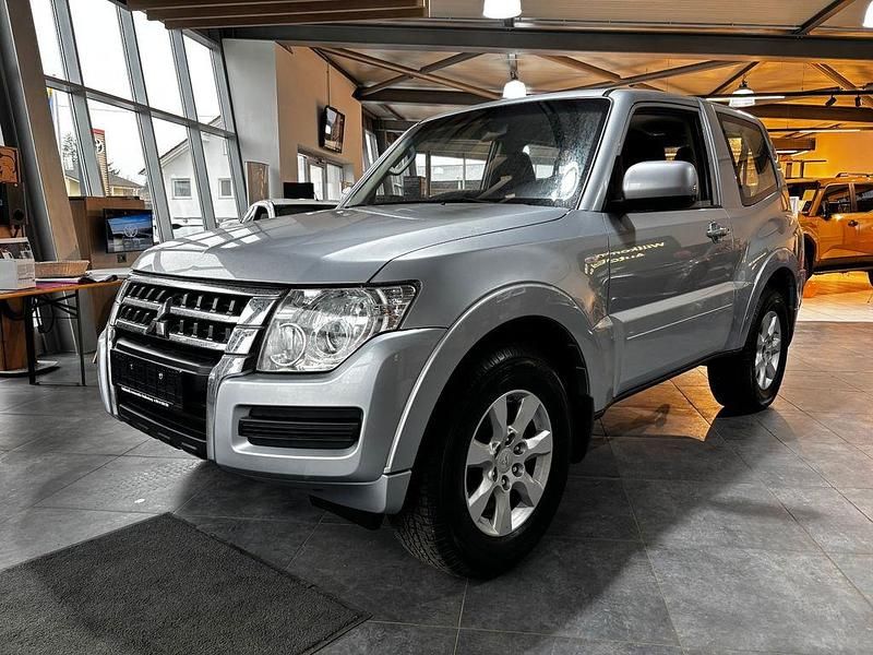 Gebraucht Mitsubishi Pajero 200 PS (147 kW) 2014 Silber SUV