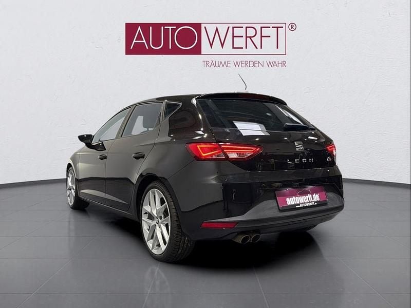Second-hand Seat Leon FR 150 CP (110 kW) 2015 Negru Berlinǎ
