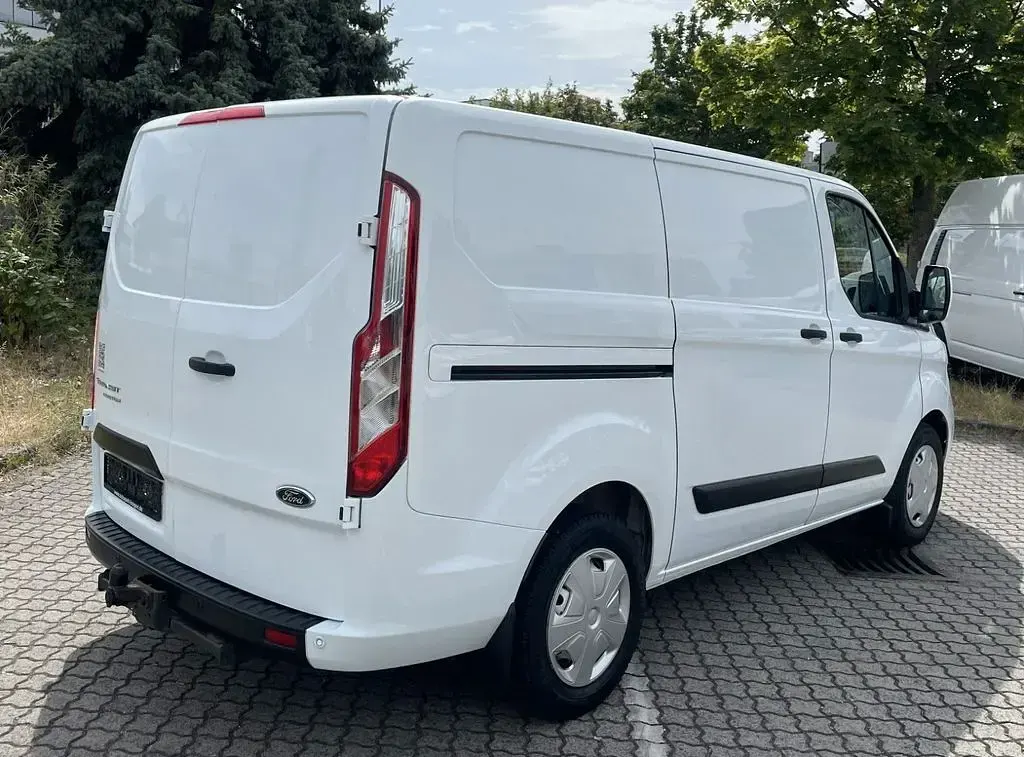 Gebraucht Ford Transit Custom 131 PS (96 kW) 2022 Weiß Van