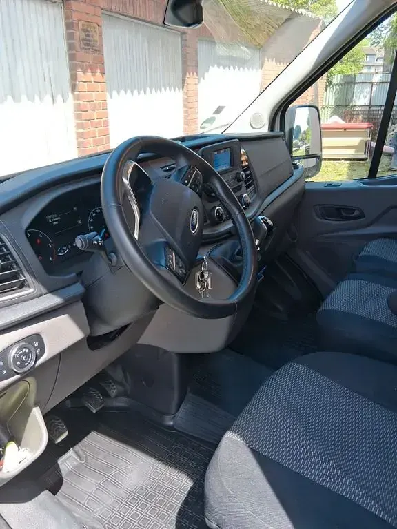 Używany Ford Transit 131 KM (96 kW) 2024 Biały Minivan