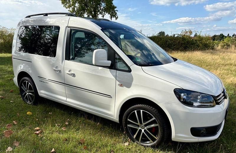 Weiß Gebraucht 2012 VW Caddy Comfortline Van / Kleinbus | 12.999 € (Teuer) - Bild 1/4