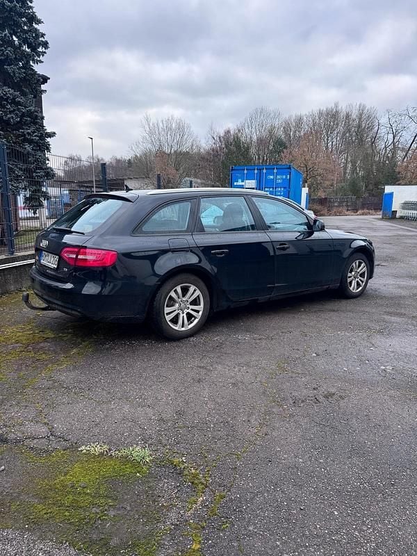 Gebraucht Audi A4 Attraction 150 PS (110 kW) 2014 Schwarz Kombi