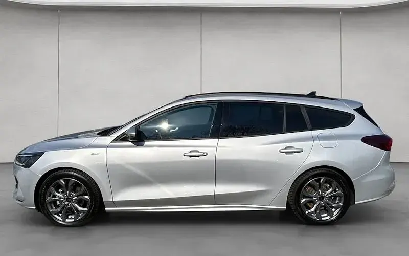 Używany Ford Focus ST-Line 155 KM (114 kW) 2024 Szary Kombi