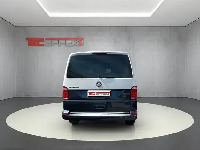 Second-hand VW Multivan Highline 199 CP (146 kW) 2019 Albastru Monovolum