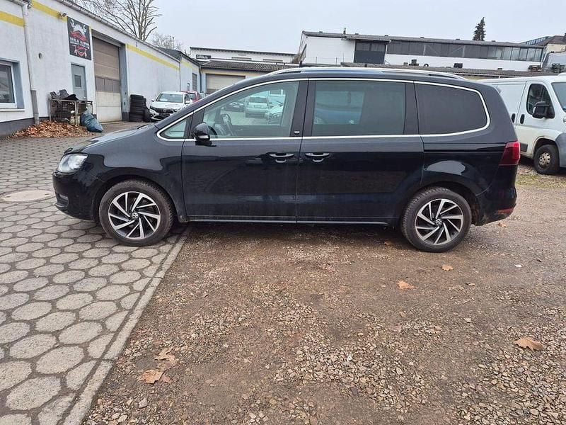 Gebraucht VW Sharan Sound 150 PS (110 kW) 2017 Schwarz Van / Kleinbus