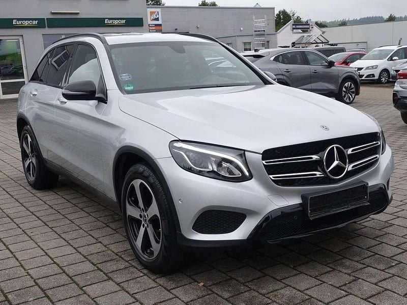 Iridiumsilber Gebraucht 2018 Mercedes GLC250 Exclusive SUV | 30.499 € (Guter Preis) - Bild 1/4