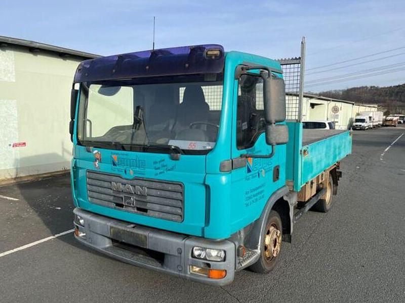 Blau Gebraucht 2006 MAN TGE Van | 10.579 € - Bild 1/4