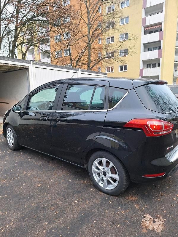 Gebraucht Ford B-MAX Titanium 125 PS (91 kW) 2013 Schwarz Van / Kleinbus