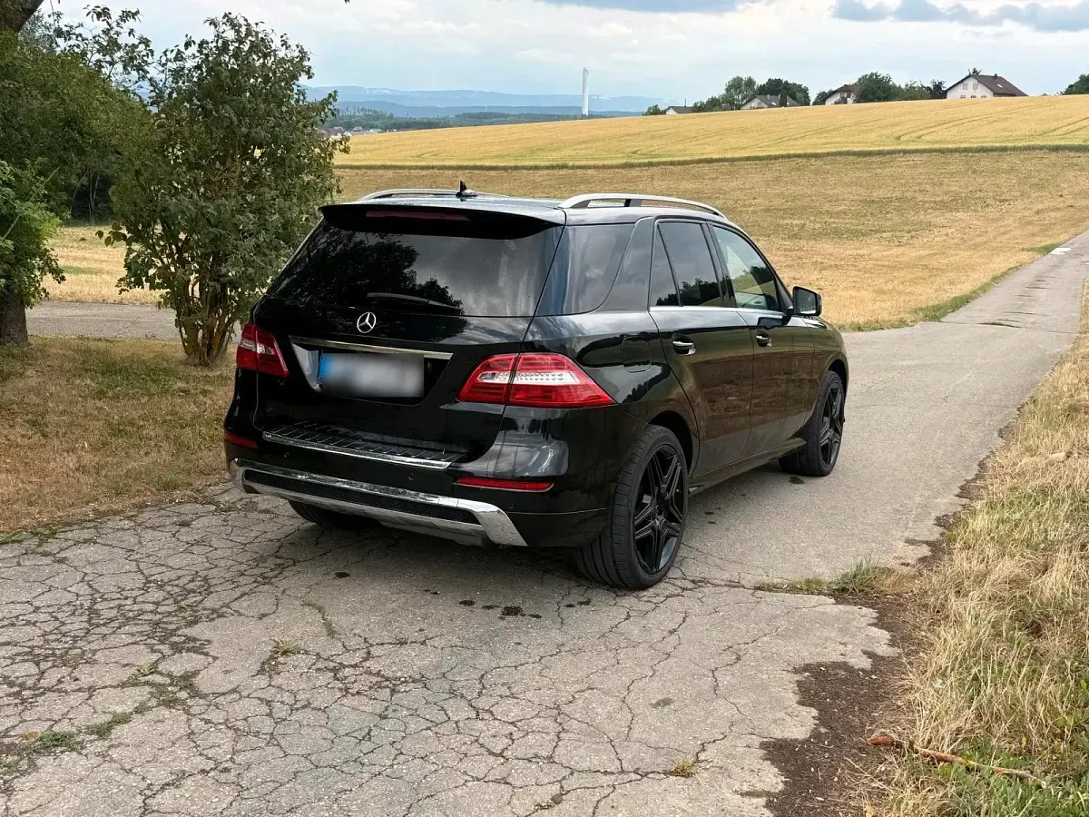 Gebraucht Mercedes ML350 258 PS (189 kW) 2012 Schwarz SUV