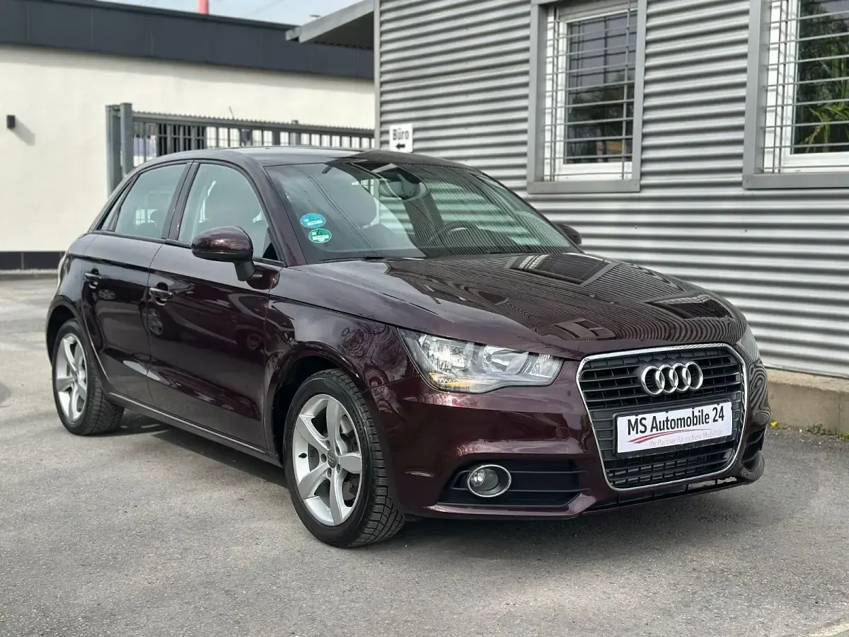 Gebraucht Audi A1 Sportback Attraction 105 PS (77 kW) 2012 Violett Kleinwagen