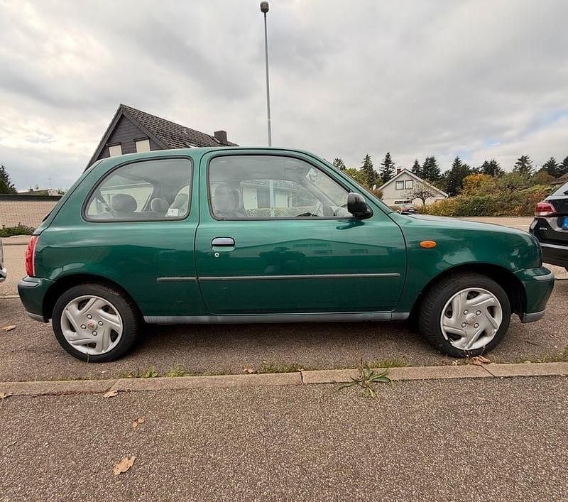 Grün Gebraucht 2000 Nissan Micra Comfort Limousine | 800 € (Fairer Preis) - Bild 1/4