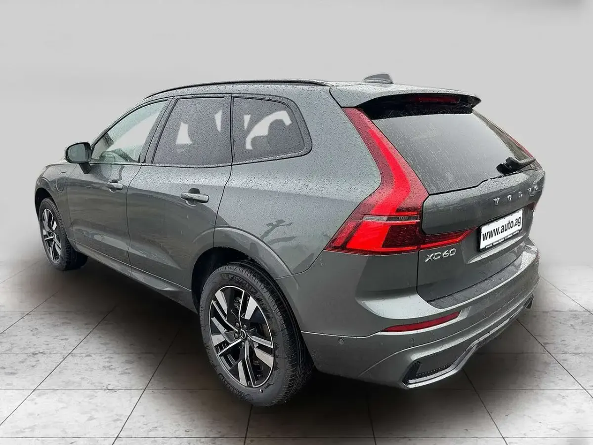 Neu Volvo XC60 Plus 349 PS (256 kW) 2025 Forest lake SUV