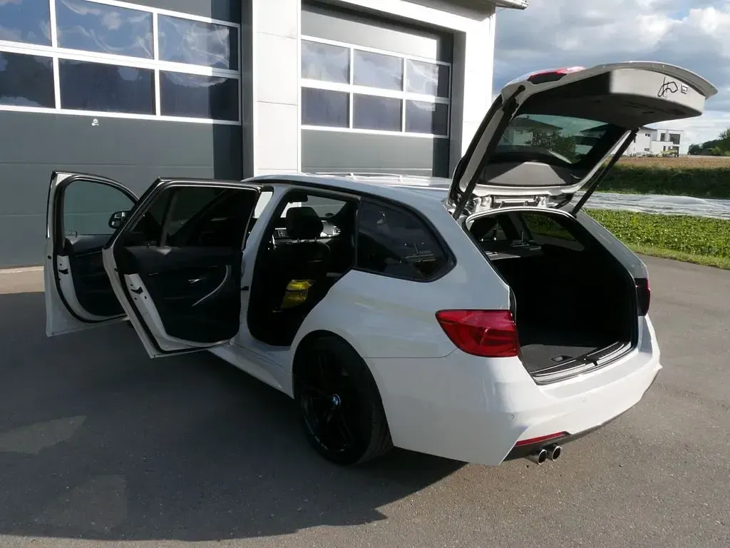 Gebraucht BMW 330 M Sport 258 PS (189 kW) 2017 Weiß Kombi