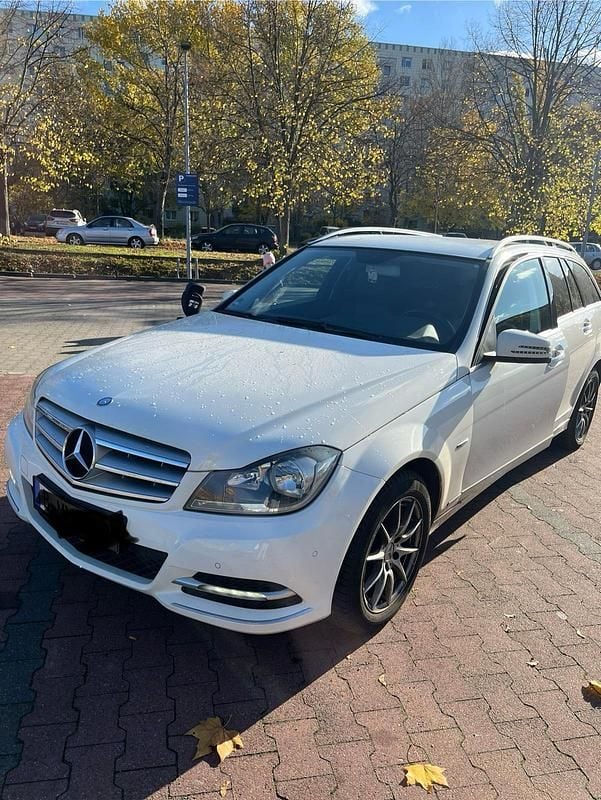 Weiß Gebraucht 2012 Mercedes C180 Kombi | 10.000 € (Etwas zu teuer) - Bild 1/4
