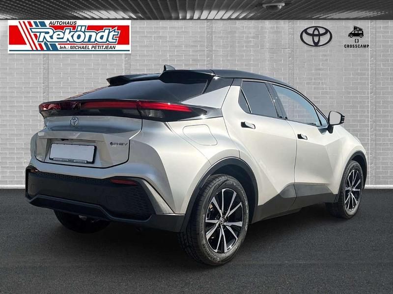 Neu Toyota C-HR 223 PS (164 kW) 2025 Cosmic silber/ black (202) SUV