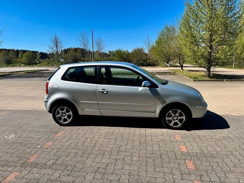Brugt VW Polo 64 HK (47 kW) 2004 Sølv Hatchback