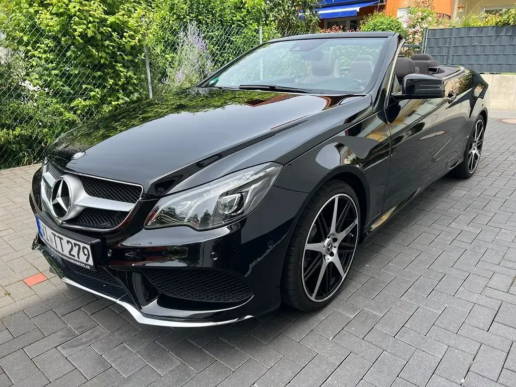 Gebraucht Mercedes E200 AMG line 184 PS (135 kW) 2016 Schwarz Cabrio