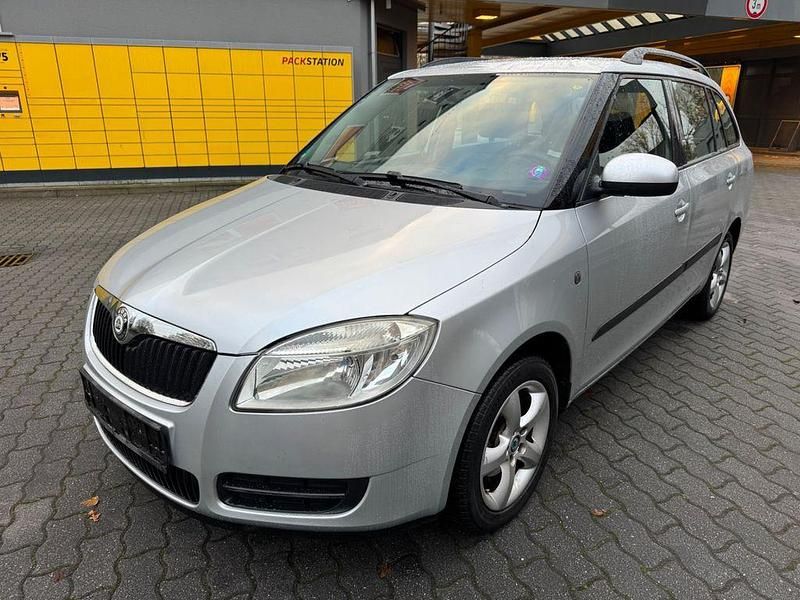 Silber Gebraucht 2009 Skoda Fabia Style Kombi | 3.499 € (Fairer Preis) - Bild 1/4