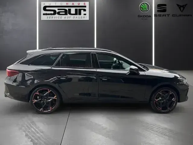 Neu Cupra Leon VZ 333 PS (244 kW) 2025 Schwarz Kombi