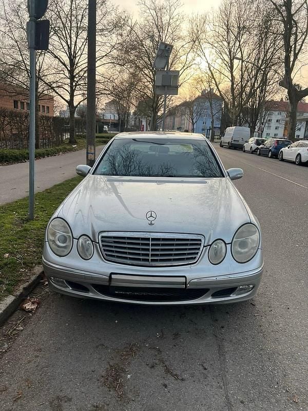 Gebraucht Mercedes E220 150 PS (110 kW) 2004 Silber Limousine
