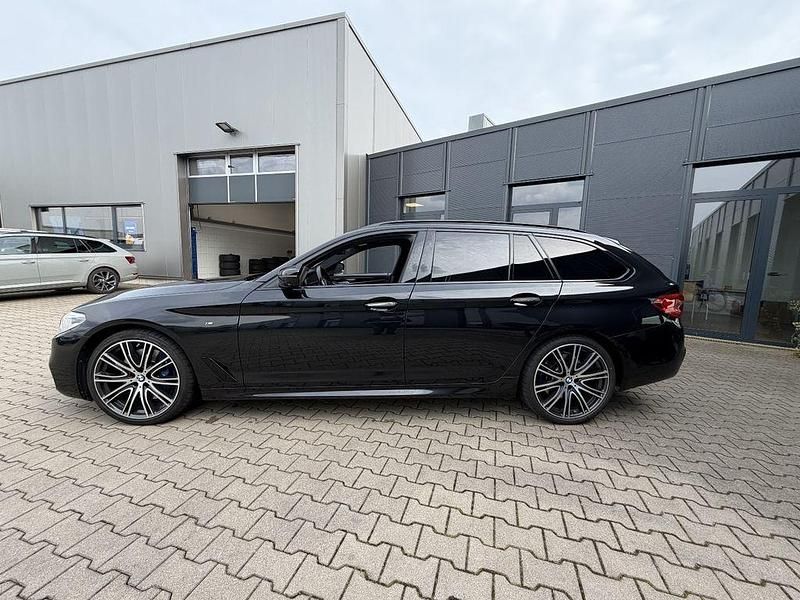 Gebraucht BMW 540 M Sport 320 PS (235 kW) 2017 Saphirschwarzmet. Kombi