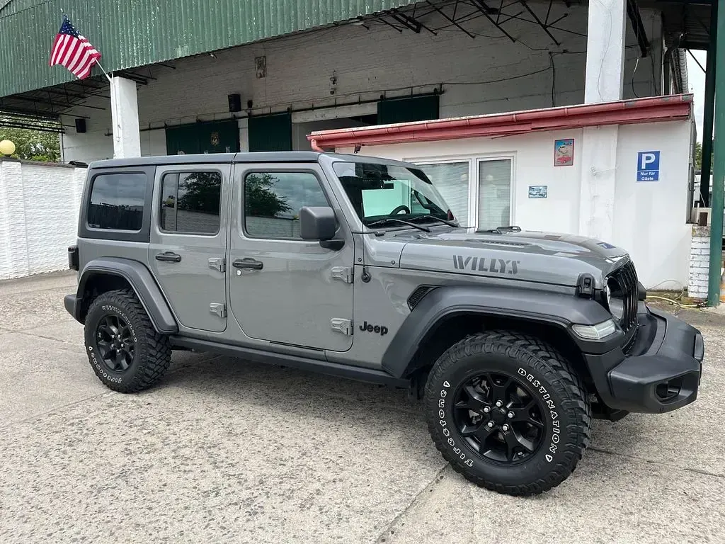 Gebraucht Jeep Willys 264 PS (194 kW) 2022 Grau SUV