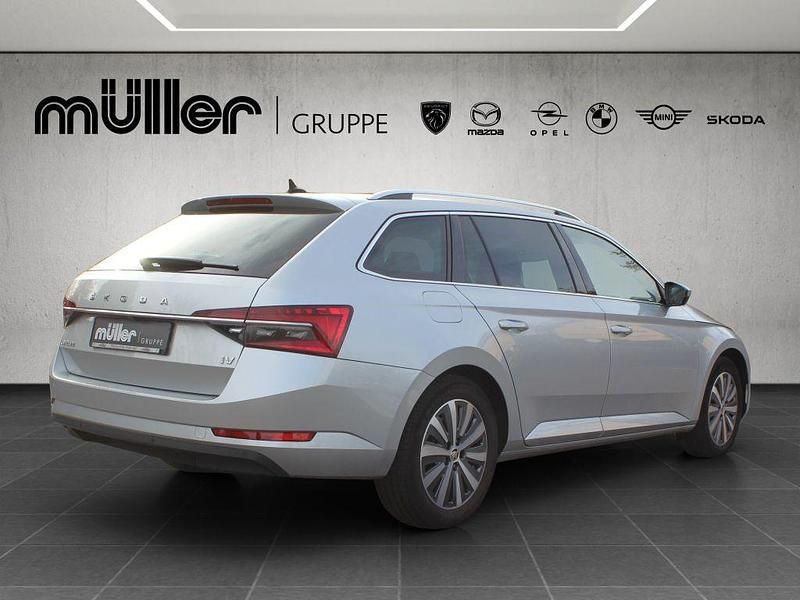 Gebraucht Skoda Superb Style 218 PS (160 kW) 2022 Brillantsilber metallic (metallic) Kombi