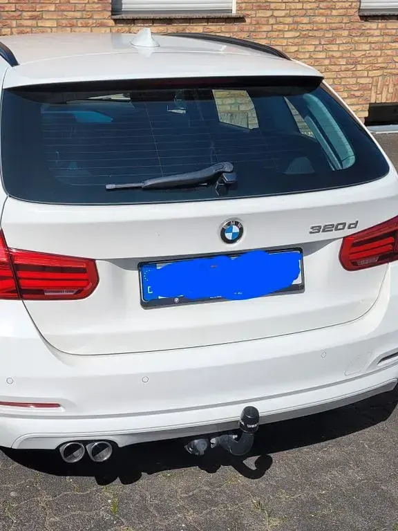 Gebraucht BMW 320 Advantage 190 PS (139 kW) 2018 Weiß Kombi