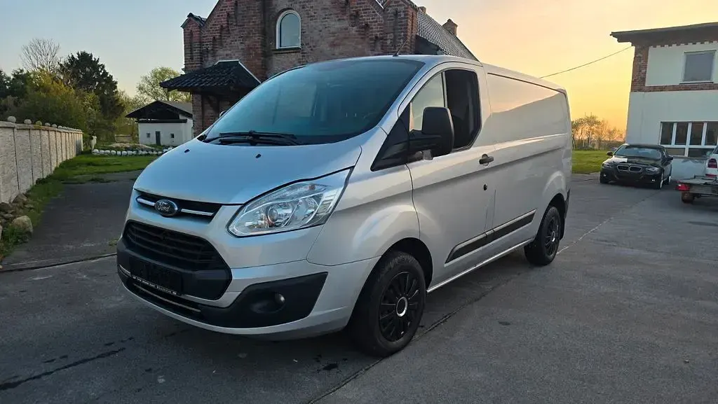Usata Ford Transit Custom 105 CV (77 kW) 2017 Argento Monovolume