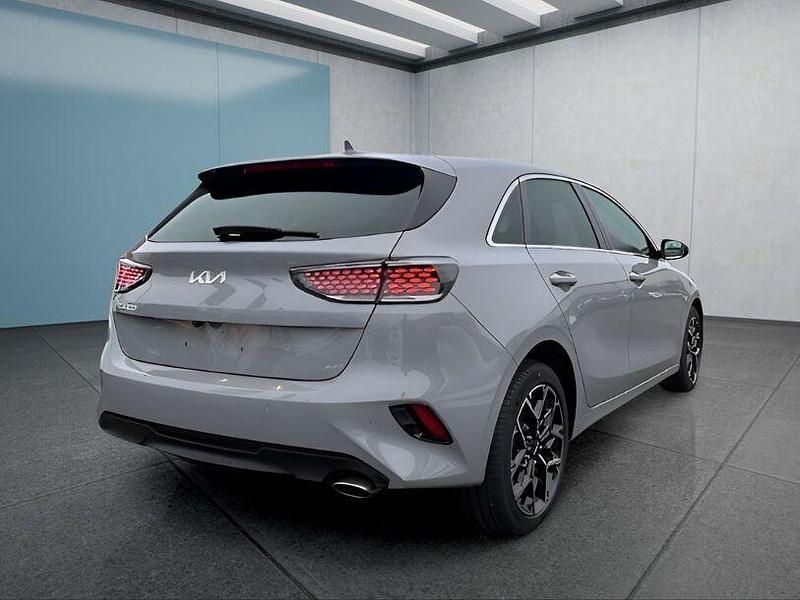 Second-hand Kia Ceed 101 CP (74 kW) 2025 Gri Hatchback