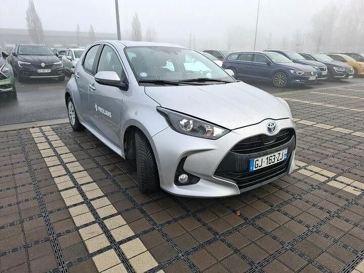 Silber Gebraucht 2022 Toyota Yaris Hybrid Kleinwagen | 13.688 € (Fairer Preis) - Bild 1/4