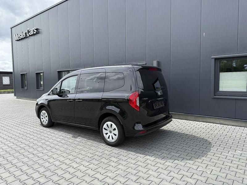 Schwarz Gebraucht 2023 Mercedes T160 Van / Kleinbus | 21.990 € (Fairer Preis) - Bild 1/4