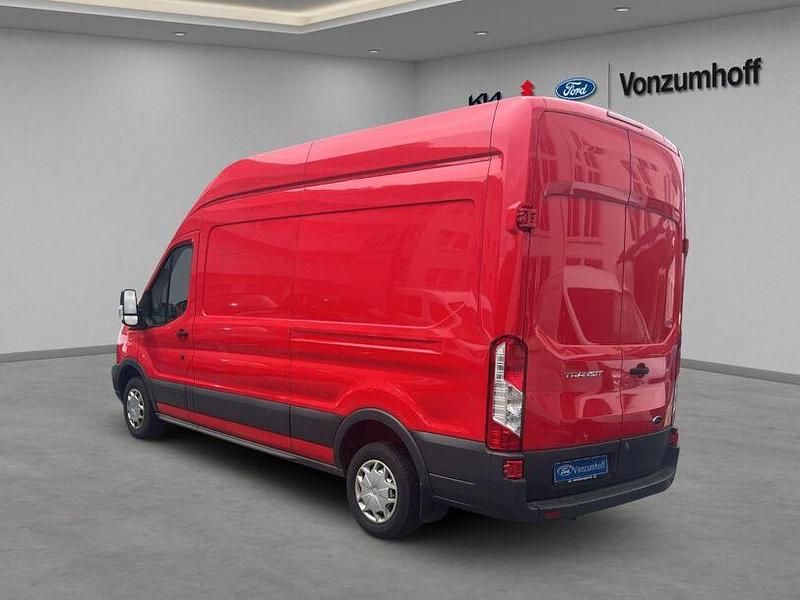 Gebraucht Ford Transit Trend 131 PS (96 kW) 2017 Race red Pickup
