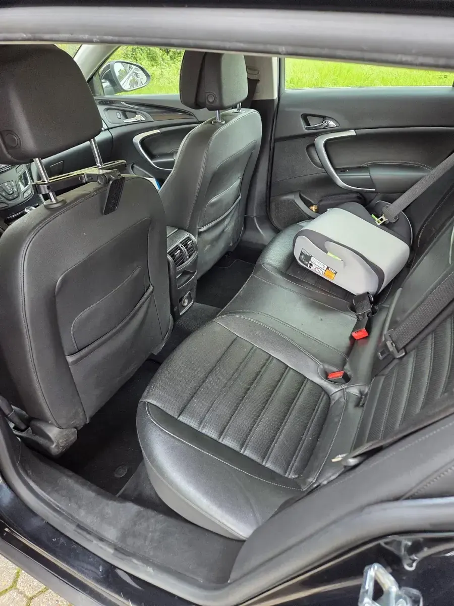 Gebraucht Opel Insignia 140 PS (102 kW) 2013 Schwarz Kombi