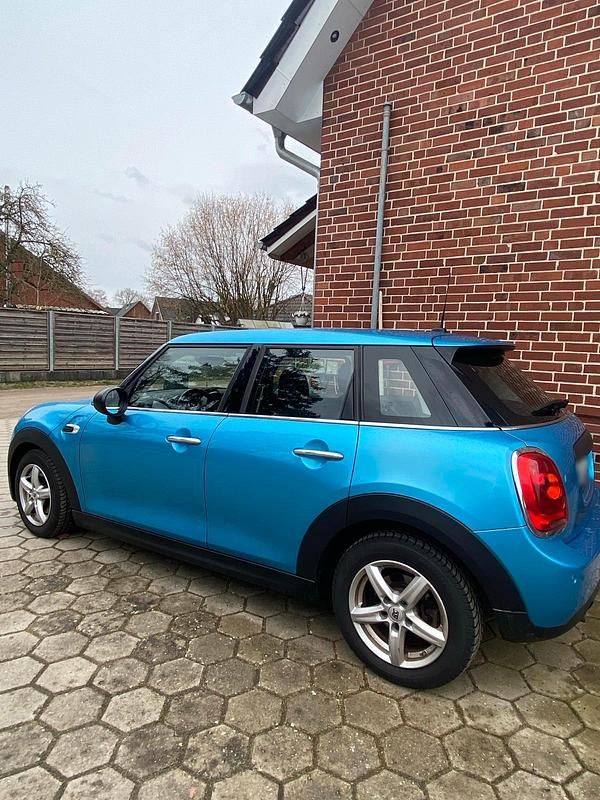 Gebraucht Mini Cooper 102 PS (75 kW) 2018 Blau Kleinwagen