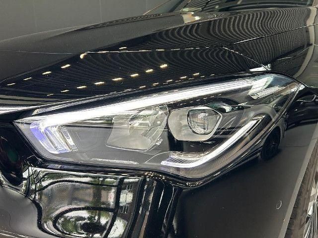 Gebraucht 2023 Mercedes CLA200 Shooting Brake Kombi | 27.990 € (Guter Preis) - Bild 1/4