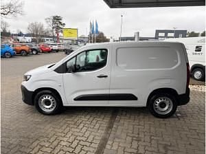 Neu Peugeot E-Partner 100 kW (136 PS) 2025 Weiß (lackierung weiss icy/deckende lackierung) Van / Kleinbus