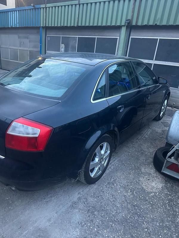 Gebraucht Audi A4 175 PS (128 kW) 2004 Blau Limousine