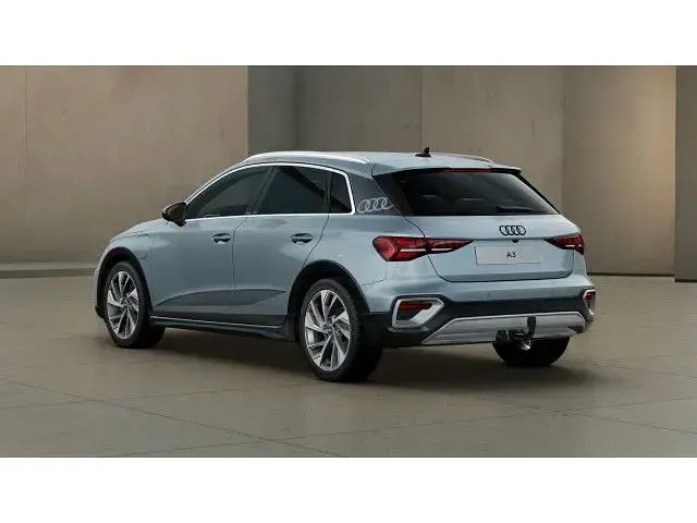 Gebraucht Audi A3 Sport 204 PS (150 kW) 2025 Pfeilgrau perleffekt Limousine