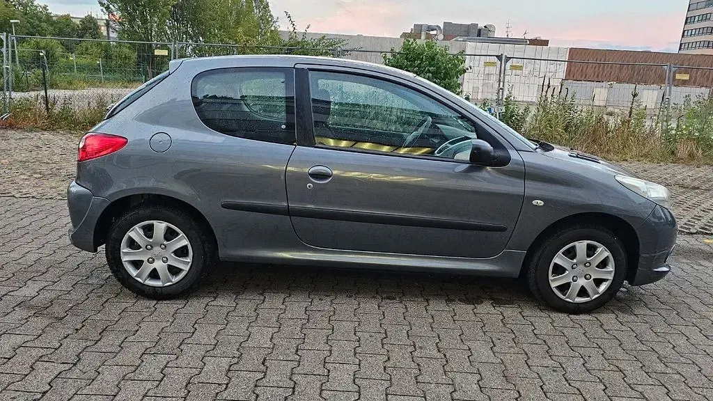 Gebraucht Peugeot 206 60 PS (44 kW) 2009 Grau Limousine