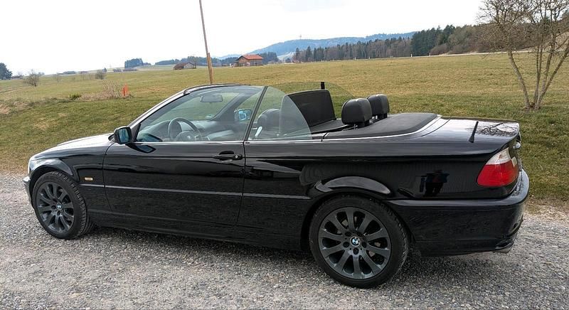 Gebraucht BMW 320 Cabriolet 170 PS (125 kW) 2001 Schwarz Cabrio