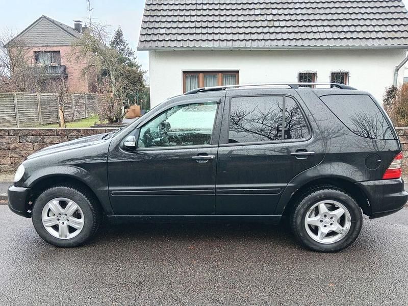 Gebraucht Mercedes ML270 Edition 163 PS (119 kW) 2005 Schwarz SUV