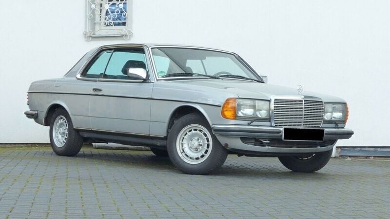 Silber Gebraucht 1983 Mercedes 230 Coupé | 29.980 € - Bild 1/4