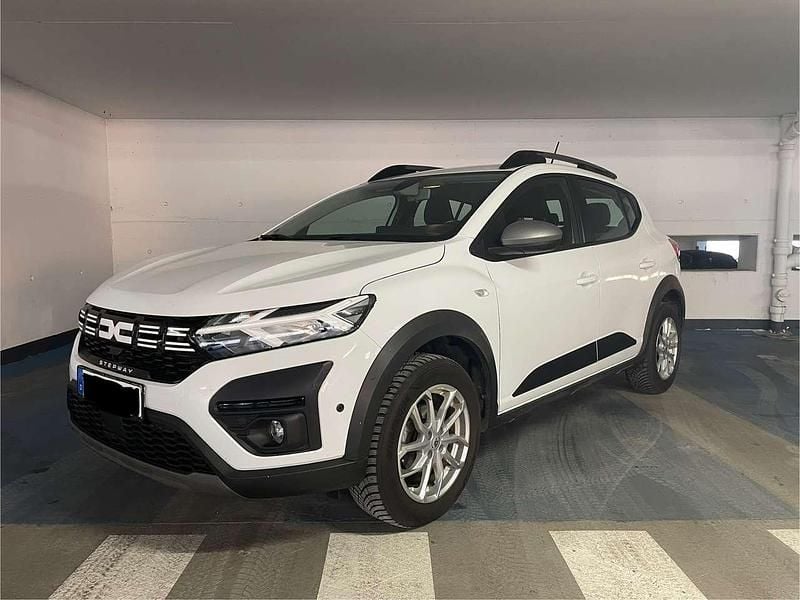 Weiß Gebraucht 2023 Dacia Sandero Essentiel Limousine | 13.200 € (Guter Preis) - Bild 1/4