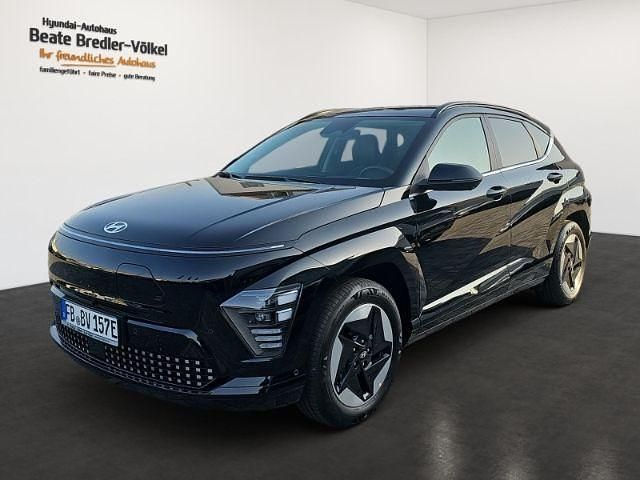 Abyss black / mic Gebraucht 2024 Hyundai Kona Comfort SUV | 43.990 € - Bild 1/4